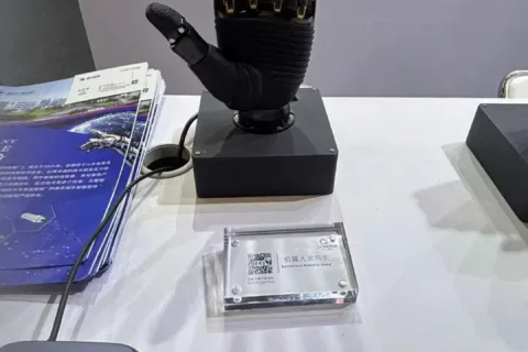 具身智能“卷”向灵巧手