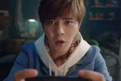 遇上罗志祥的大瓜，《剑与远征》的刷屏级广告要凉了？