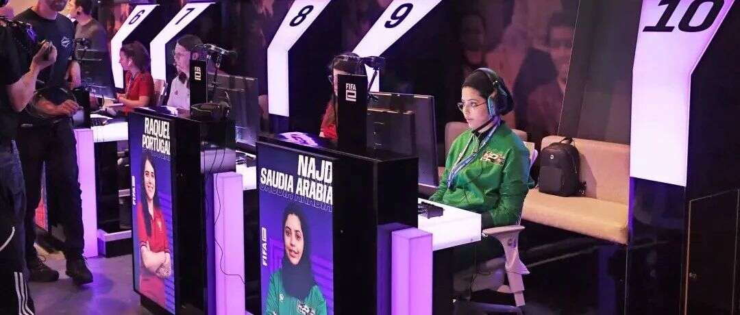 网络暴力、资源不平等，这群女孩在偏见中成长为FIFA电竞选手
