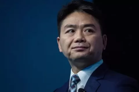 毕竟，刘强东从未离开过