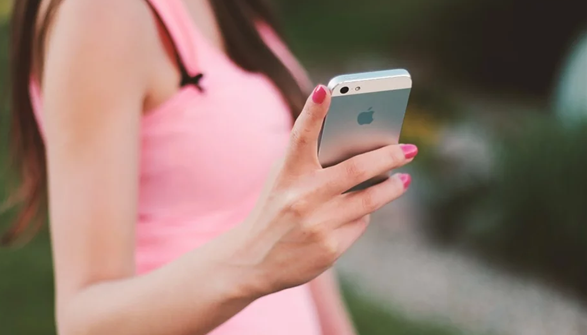 苹果加速推进折叠屏iPhone：最快2021年见