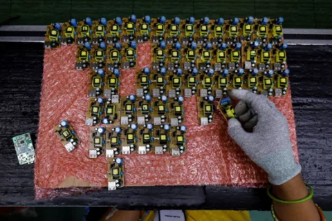 印度推迟手机零部件审批，小米、OPPO或受冲击