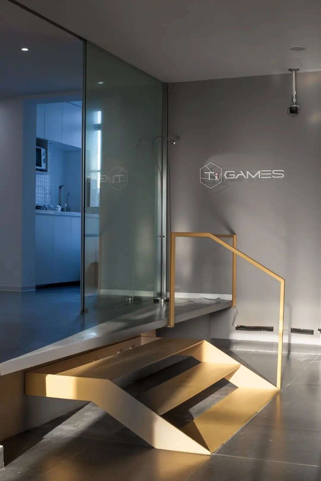 被索尼、B站、EPIC相中，他们想做中国的白金工作室