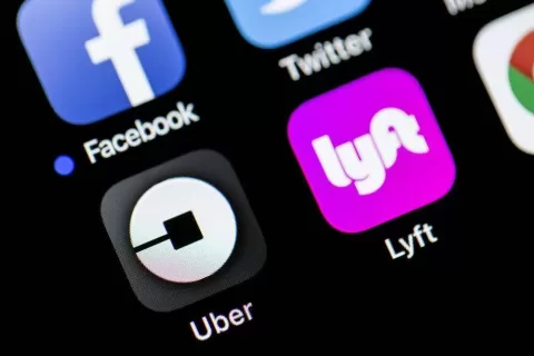 Uber与Lyft获得美国政府用车五年合同 价值8.1亿美元