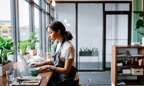 Facebook在News Feed试运行企业发现功能，提高广告掌控力