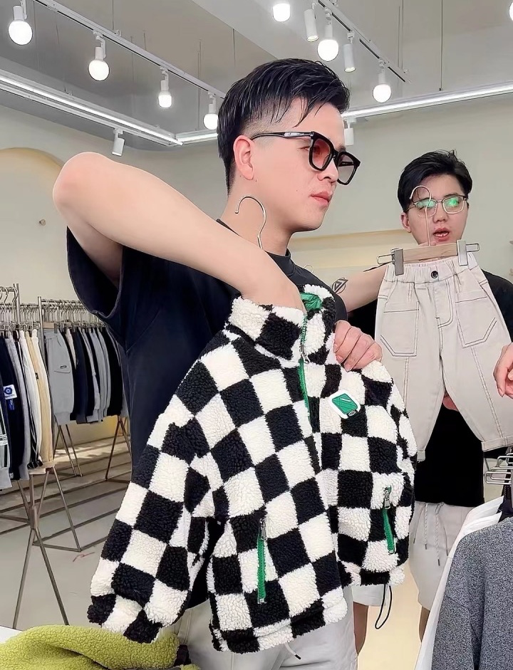 700亿魔幻新生意：直播唯快不破少人知，库存甩到东南亚受欢迎