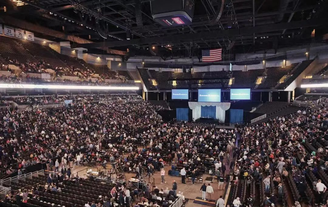 巴菲特给AI泼了盆冷水