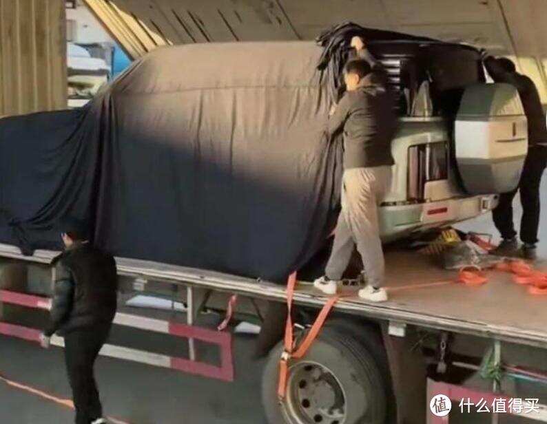 倒卖中国新能源汽车，到中亚、俄罗斯去，一台能赚5-10万