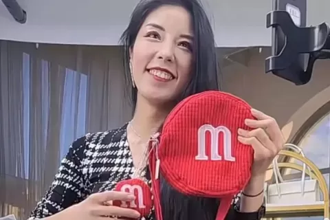中国面孔正在占领TikTok带货直播间