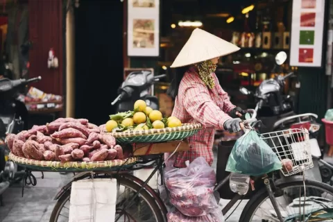 “在越南，钱就像躺在街上”