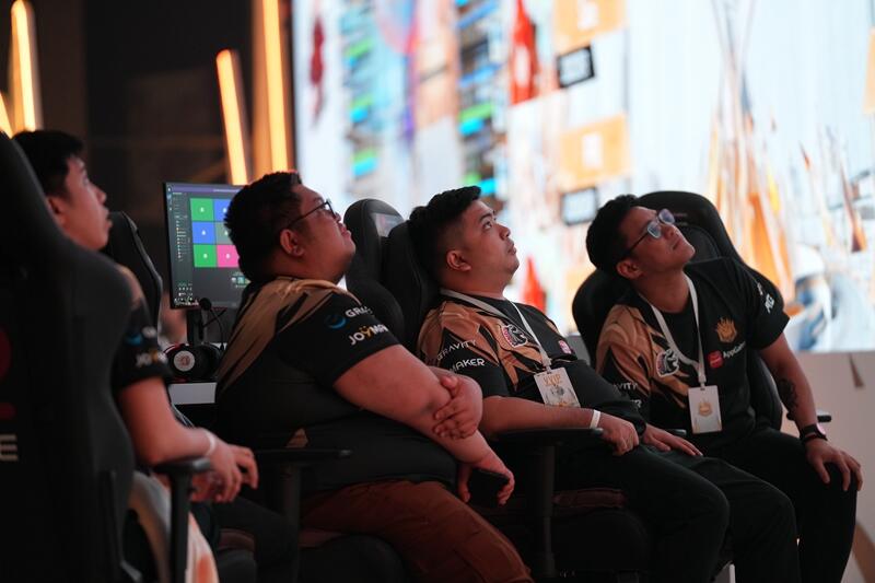 他们让MMO世界赛走出国门，他们又将世界冠军带回中国！