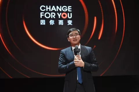 滴滴全球出击，Uber断臂求生