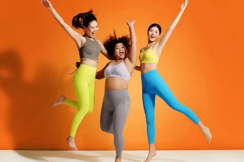 永不止步的安踏，来到lululemon的起点