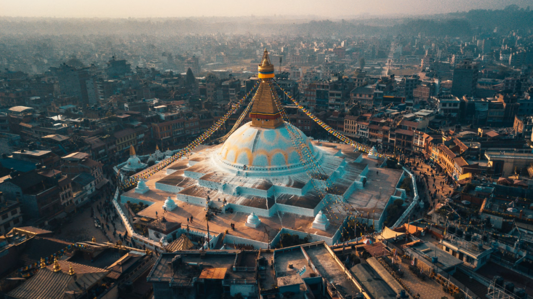 中国单身汉 集体“进攻”尼泊尔