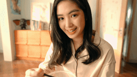 正规军入局互动影游 这款标榜“我都要！”的产品长啥样？