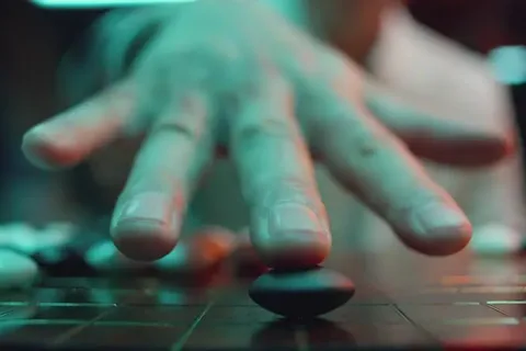 王信文亲自写策划案，莉莉丝押注派对游戏