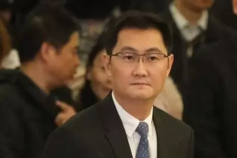 腾讯追米哈游，一路追到新加坡？