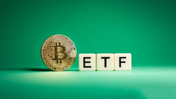 现货 ETF 交易量飙升至历史新高，比特币突破 58000 美元水平