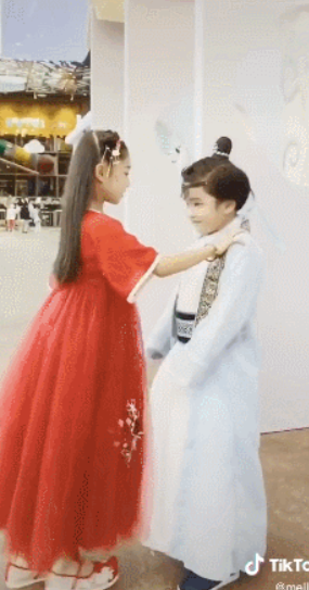 高达14亿次曝光，TikTok卷起一股新汉服风潮