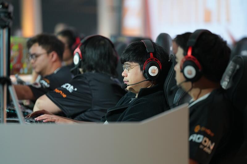 他们让MMO世界赛走出国门，他们又将世界冠军带回中国！