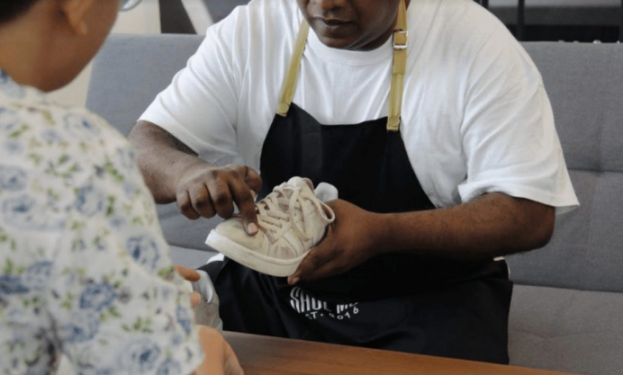 “懒人经济”兴起，年轻人都爱的“洗鞋神器”竟在TikTok拥有百万热度！