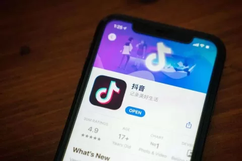 抖音10亿买世界杯，亏不亏？