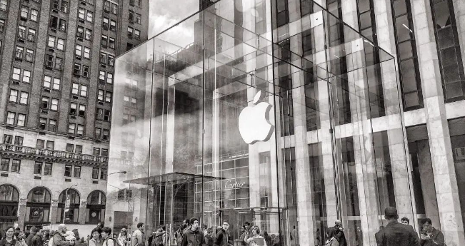 巴菲特给AI泼了盆冷水