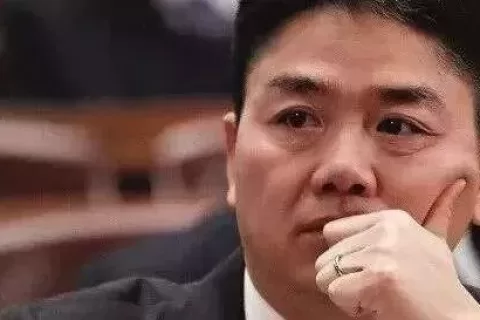 拼多多市值达到京东的5倍