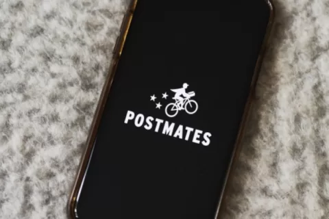 Uber以26.5亿美元收购外卖服务竞争对手Postmates