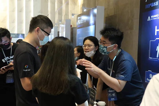 HUAWEI Ads智能投放及落地建站工具，助力广告投放实现“效率+效果”双优化