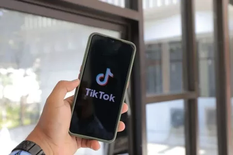 爆发！TikTok北美电商冲击175亿美元！三只羊东方甄选交个朋友全部杀入