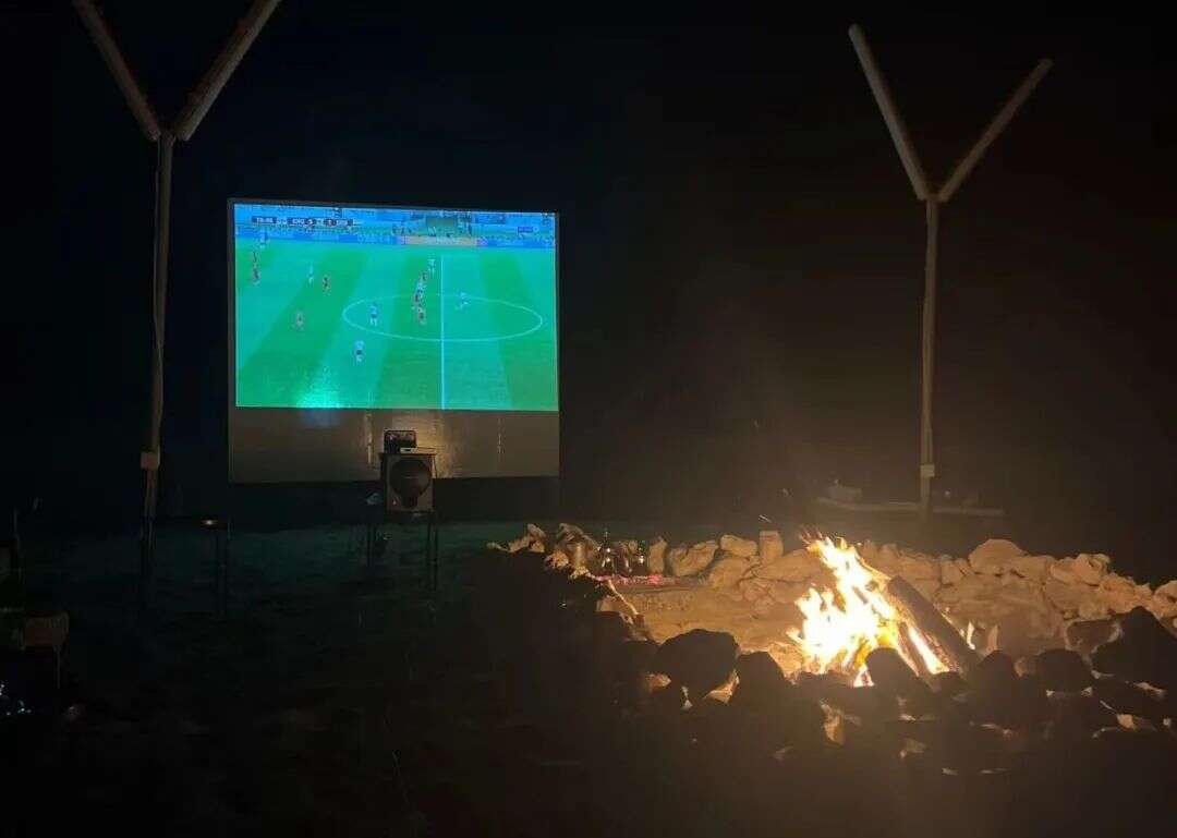 火到中东！产品上架就被抢光，世界杯让这个行业“爆”了