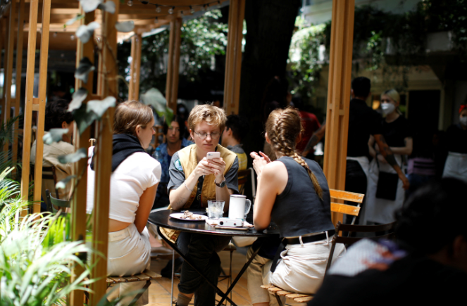 “反向移民”，美国数字游民占领墨西哥高档社区