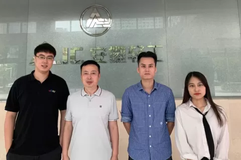 引爆英国站！转型跨境的国企新卖家，凭借它两月售出200万！