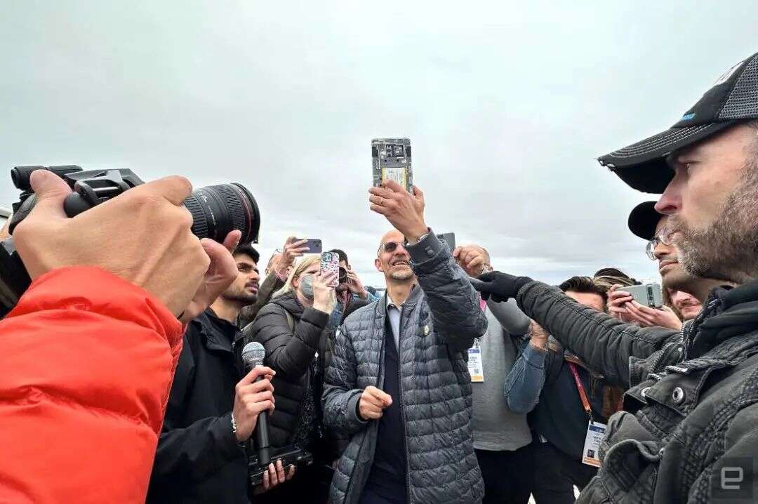 Android 即将标配的「捅破天」功能，可能要比 iPhone 强