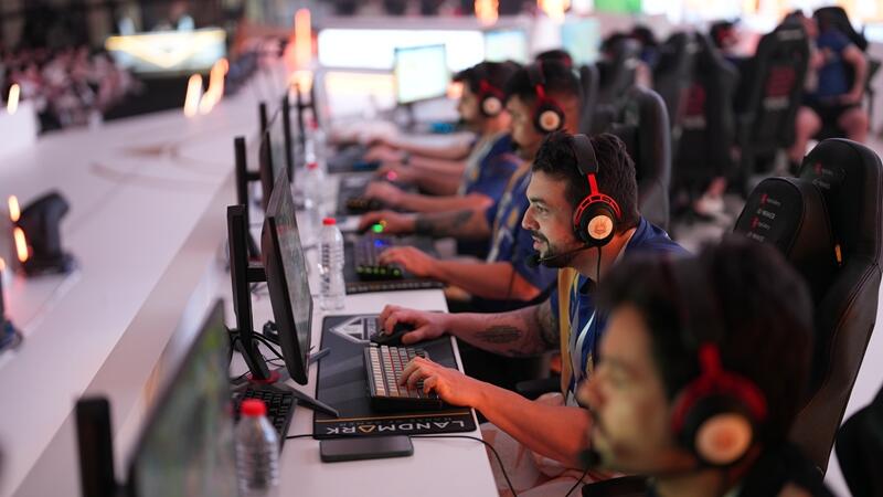 他们让MMO世界赛走出国门，他们又将世界冠军带回中国！