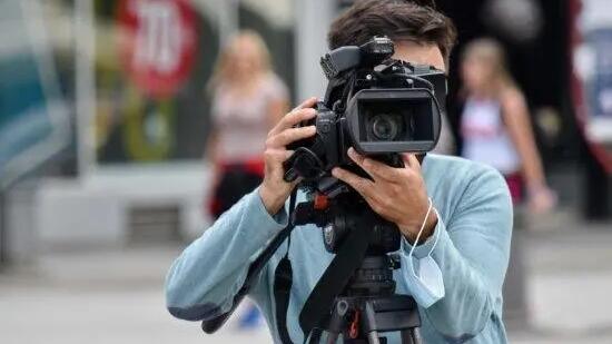 一天赚1亿，短剧彻底疯了