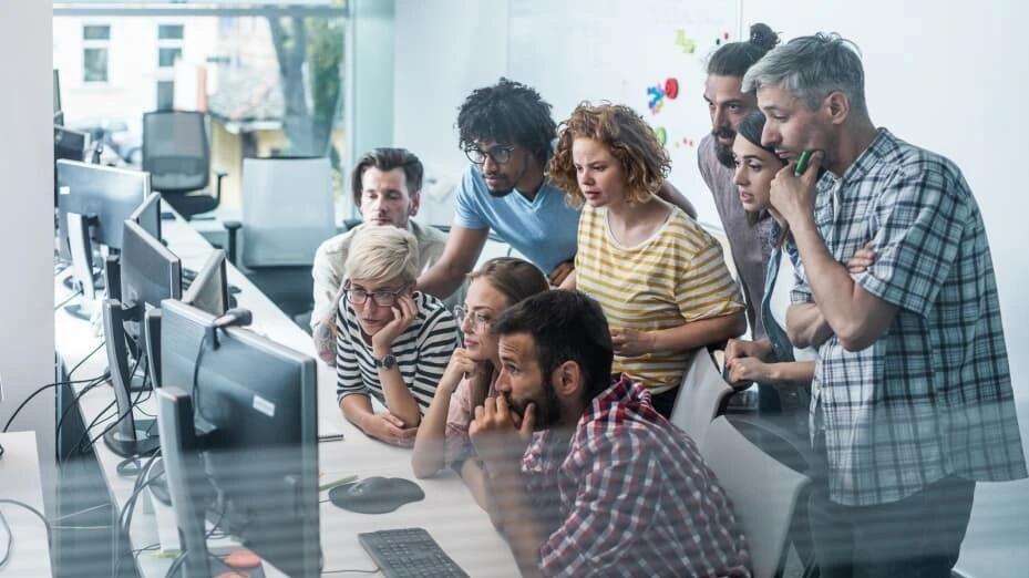 不祥之兆：44%的商业领袖称，明年将因人工智能而裁员