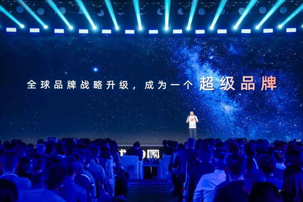 名创优品：学爱马仕开大店、撕“土味”标签