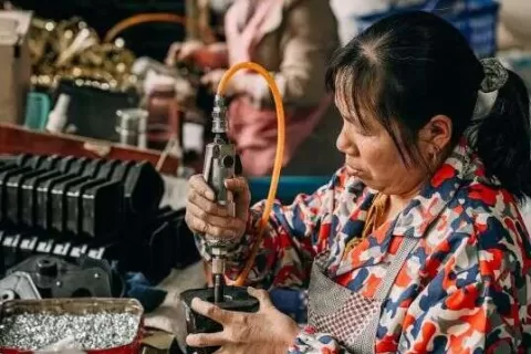B面“世界杯”：备货中的义乌工厂、卖家和品牌