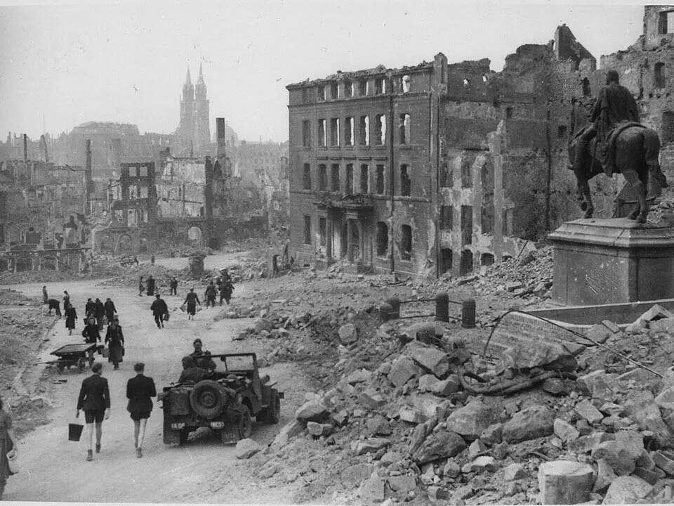 宜家这些最「过时」的产品，怎么成了被 Z 世代追捧的时尚单品？