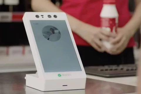 支付宝微信，“瓜分”县城