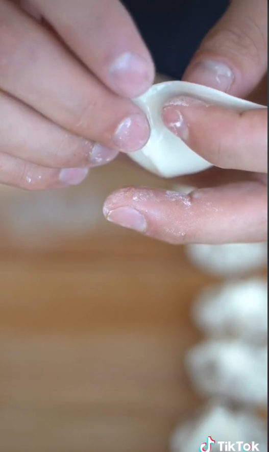 TikTok播放量达130亿！“嘴上的经济”在如何催生机会？