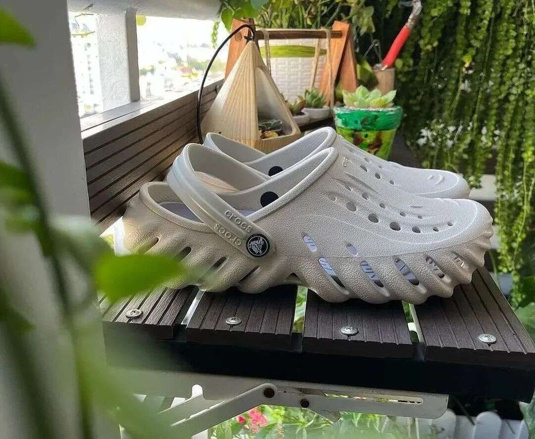 1年卖出1亿双，洞洞鞋品牌Crocs强势回归