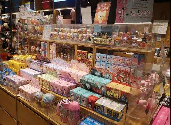 DTC创富记丨估值45亿美元，这家DTC品牌如何深耕个性化造型服务？