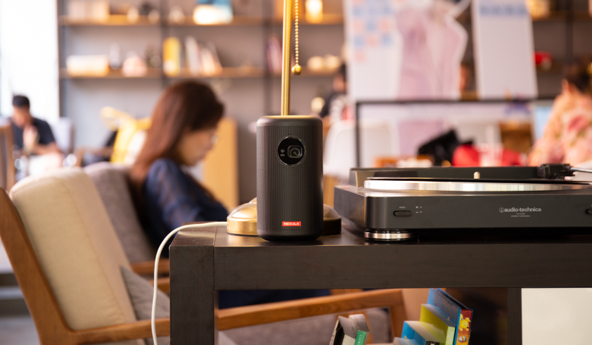 大厂出海，败于“姿态”