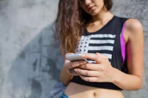 回国用Tinder，海外用探探
