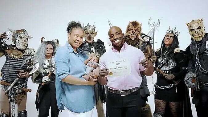 营销鬼才卖铝罐矿泉水，市值48亿冲击IPO