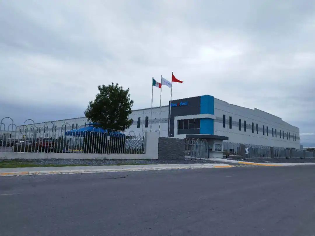 中国工厂远征墨西哥，在抢劫、偷盗、内斗中寻找希望