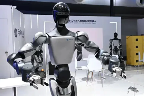 千寻智能融资20亿破局具身智能，2年估值百亿靠什么？